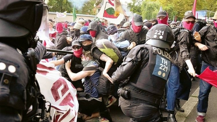 AfD’nin kurultay tarihi Almanya’yı karıştırdı