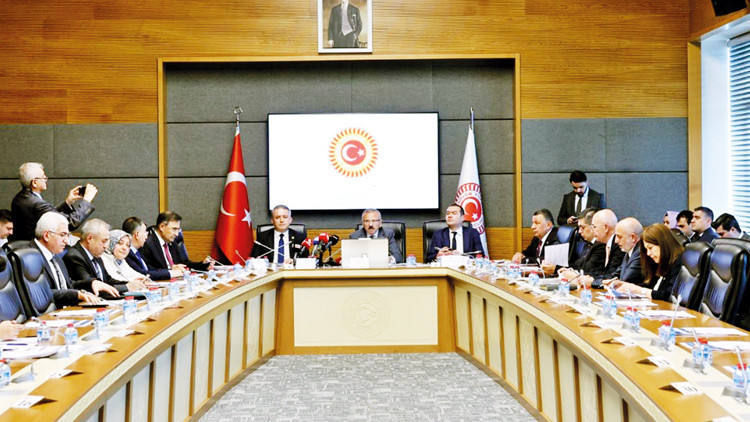 Komisyonda ‘yeni nesil’ tartışması