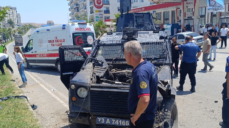  2 polis yaralandı