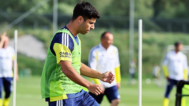 Fenerbahçe, günü çift antrenmanla tamamladı