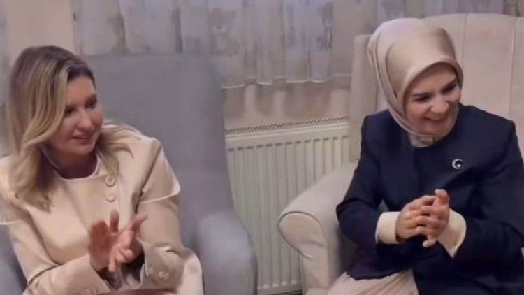 Bakan Göktaş ile Ukrayna Devlet Başkanı Zelenskiynin eşi, savaş mağduru çocukları ziyaret etti