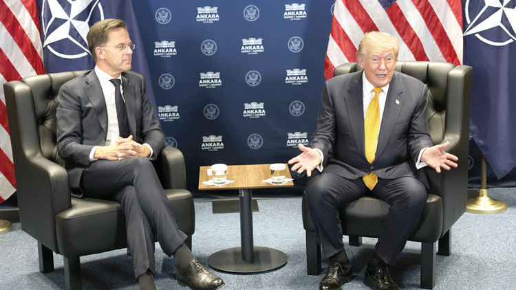 Trump: NATO’dan memnun değilim
