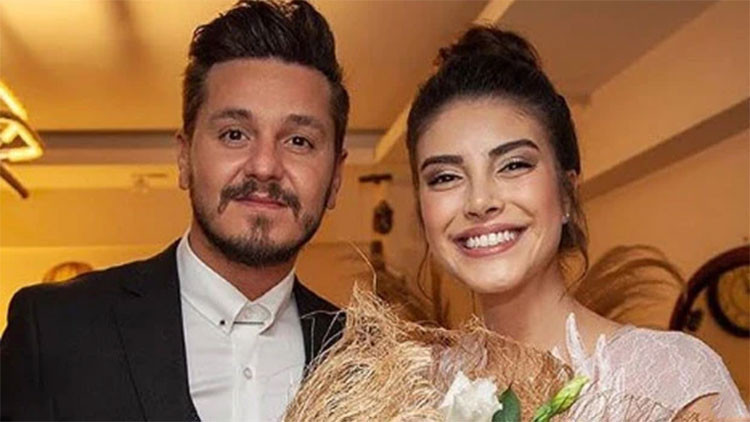 Deniz Baysal ve Barış Yurtcu boşanıyor Deniz Baysal ve Barış Yurtcu boşanıyor