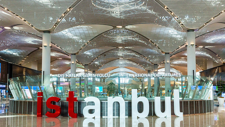 İstanbuldaki havalimanlarını kullanan yolcu sayısı 78 ilin nüfusunu aştı