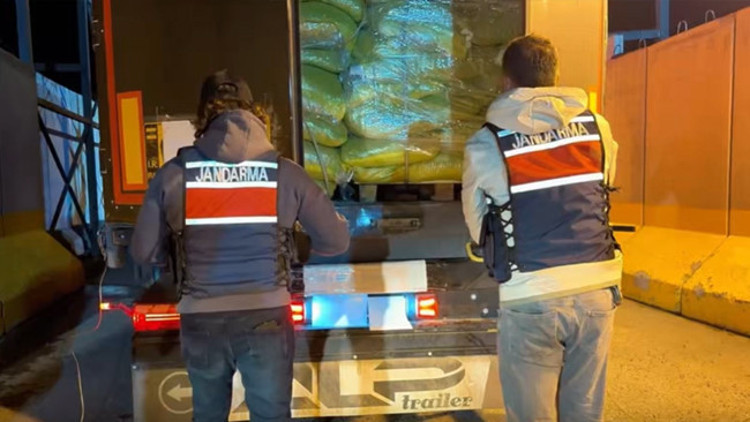 Vanda uyuşturucu operasyonu: 2 kişi yakalandı