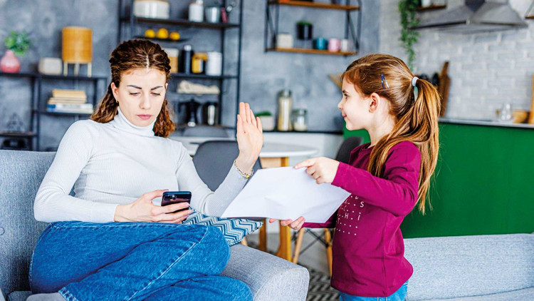 Telefon bağımlılığı çocuğu da etkiliyor