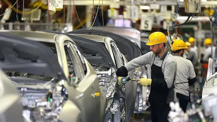 Otomotiv ihracatı büyüdü ama üretimde frene basıldı