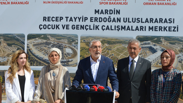 Bakan Işıkhan: Türkiye Yüzyılı’nın en büyük gücü iyi yetişmiş gençler olacak