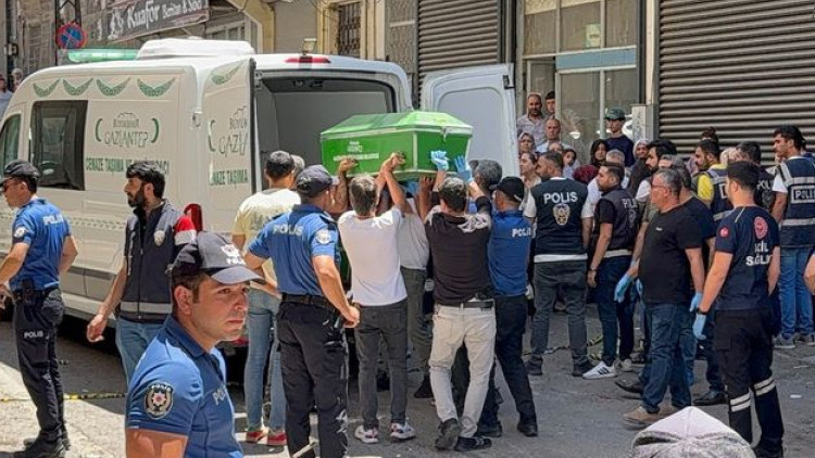 Cezaevinden izinli çıktı, eski eşini öldürüp yaşamına son verdi