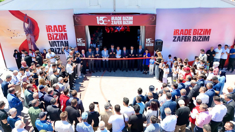 Uşakta 15 Temmuz anma çadırı kuruldu