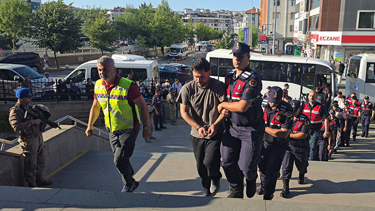 Tekirdağ merkezli yasa dışı bahis operasyonu 26 şüpheli adliyede Tekirdağ merkezli yasa dışı bahis operasyonu 26 şüpheli adliyede