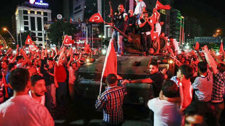 FETÖ’nün B planı: Kontrollü darbe yalanı