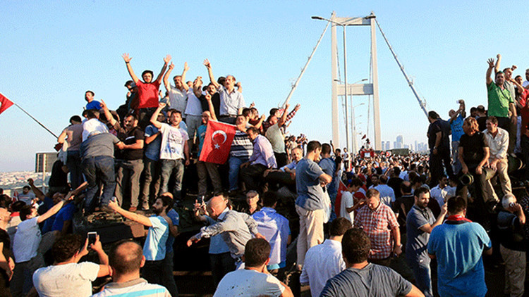 15 Temmuzun 10uncu yılında siyasilerden ortak mesaj: Milli irade teslim alınamaz