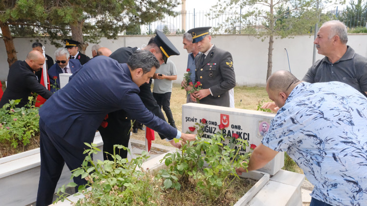 Şarkışlada protokolden şehitlik ziyareti