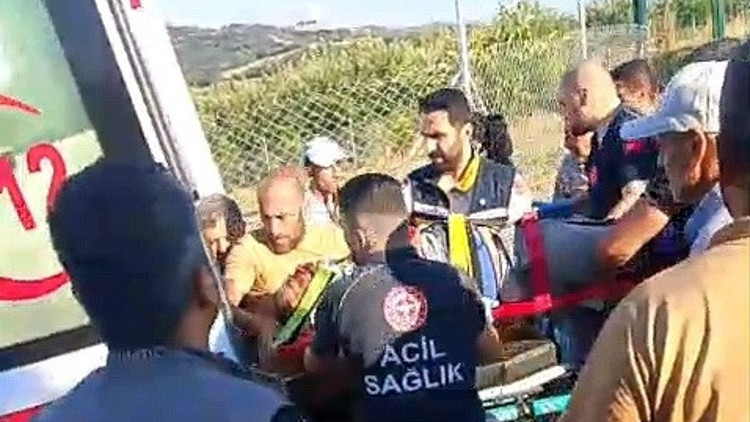 Bursada freni boşalan traktörün altında kalan sürücü ağır yaralandı