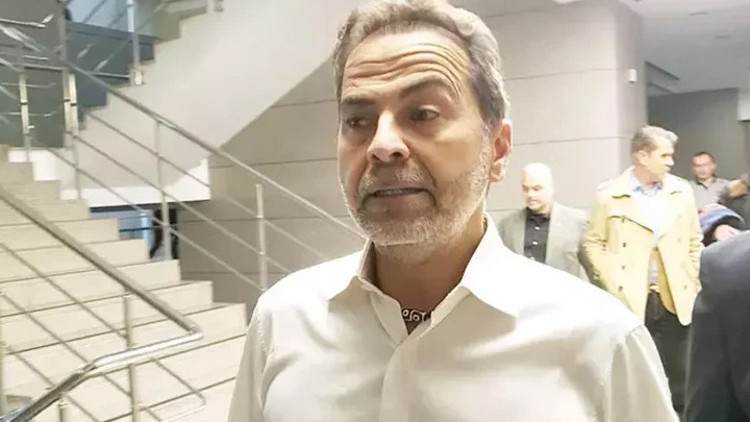 Nasuh Mahruki hakkında 15 Temmuz paylaşımı nedeniyle soruşturma başlatıldı Gözaltına alındı