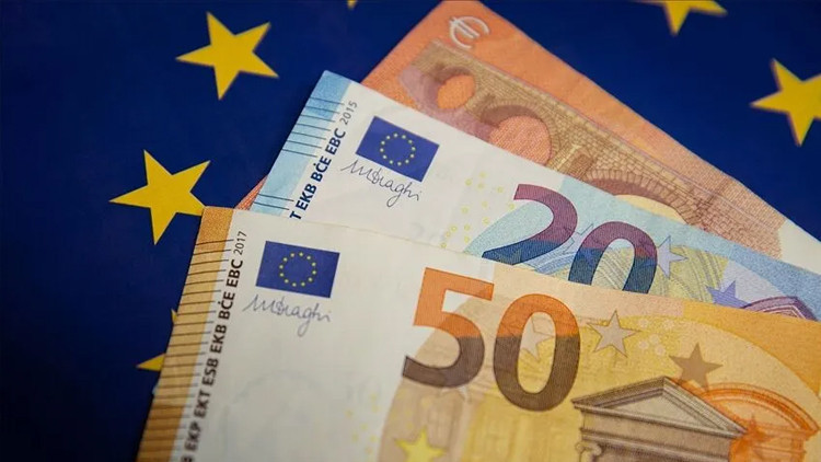 ABnin dış ticaret açığı mayısta 12 milyar euroyu aştı