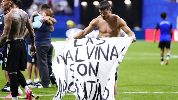 FIFA bu pankarta ne diyecek