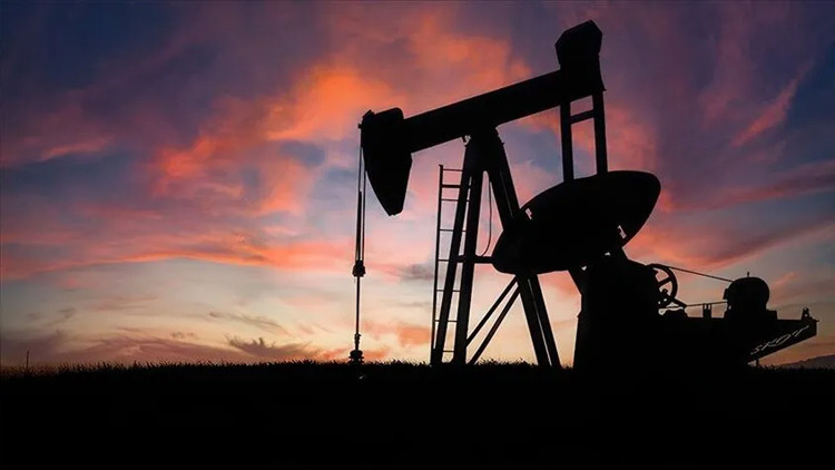 Orta Doğu’da gerilim arttı, petrol fiyatlarında dalgalanma sürüyor