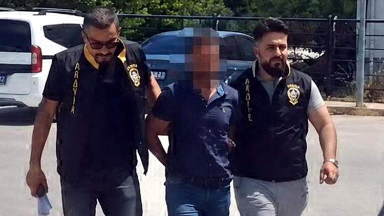 Yüksekten düştü demişlerdi, eşi keserle yaralamış