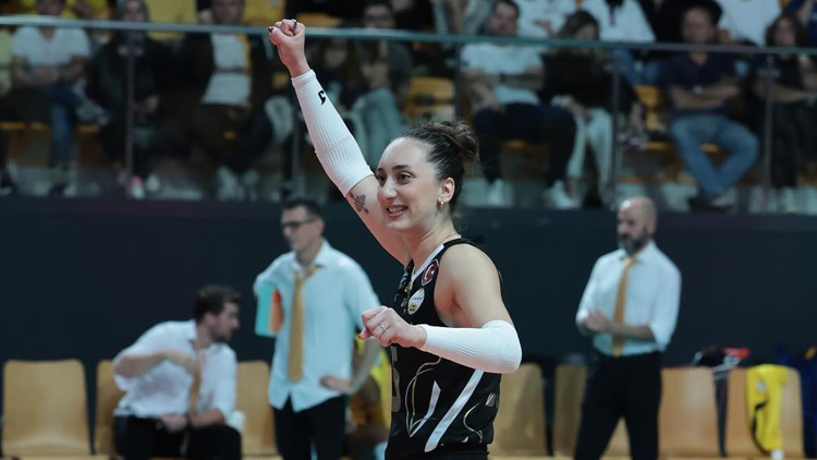 Ayça Aykaç Galatasaray Daikinde