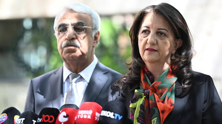 Son dakika... DEM Parti heyeti, İmralıya gidiyor Son dakika... DEM Parti heyeti, İmralıya gidiyor