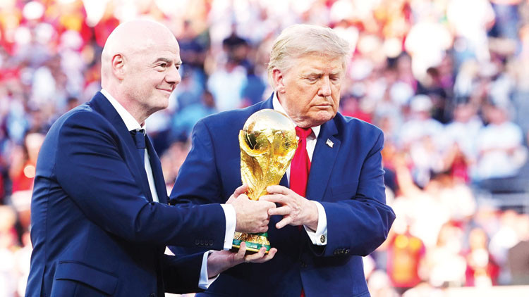Kupayı İspanya kasayı FIFA kaldırdı