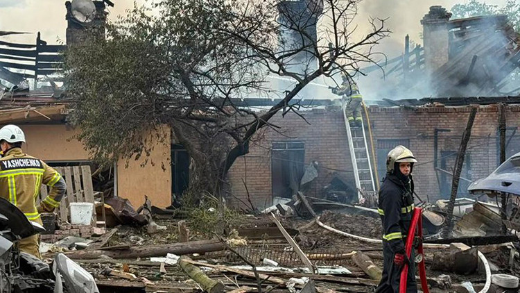 Kiev füzelerle vuruldu: 6 kişi yaşamını yitirdi