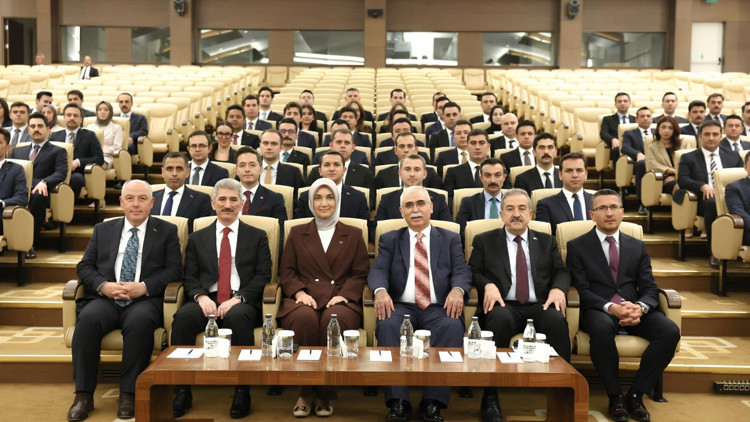 Anayasa Mahkemesi Başkanı Kadir Özkaya 111. dönem kaymakam adaylarıyla bir araya geldi Anayasa Mahkemesi Başkanı Kadir Özkaya 111. dönem kaymakam adaylarıyla bir araya geldi