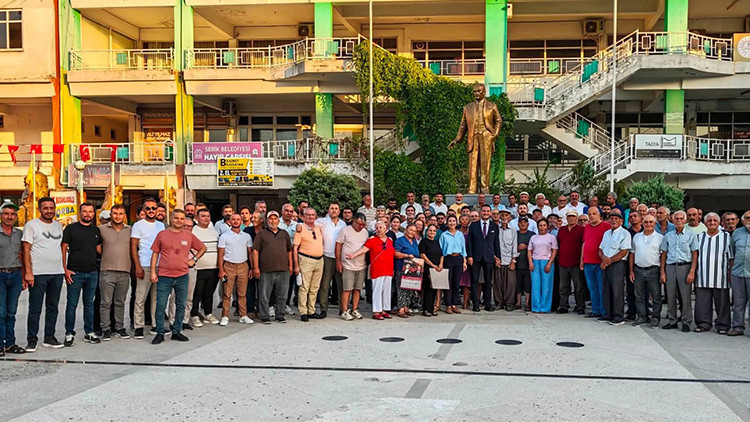 CHP ilçe yönetimi istifa etti CHP ilçe yönetimi istifa etti