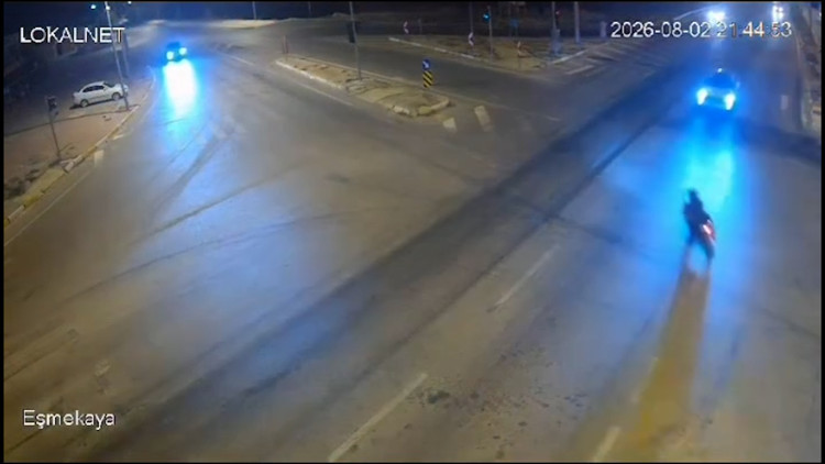 Otomobil ile motosiklet çarpıştı; 14 yaşındaki ehliyetsiz sürücü öldü (2) Otomobil ile motosiklet çarpıştı; 14 yaşındaki ehliyetsiz sürücü öldü (2)
