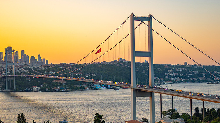 Boğazlardan ilk 6 aydan 40 binden fazla gemi geçti