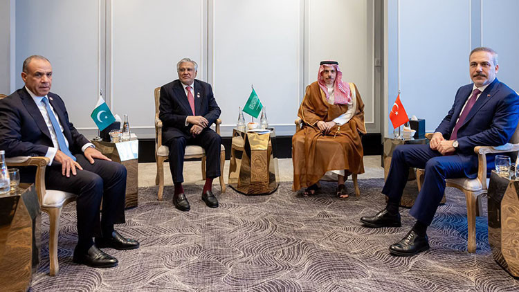 Ürdünde 4lü zirve: Türkiye-Mısır-Pakistan-Suudi Arabistan 5. kez toplandı