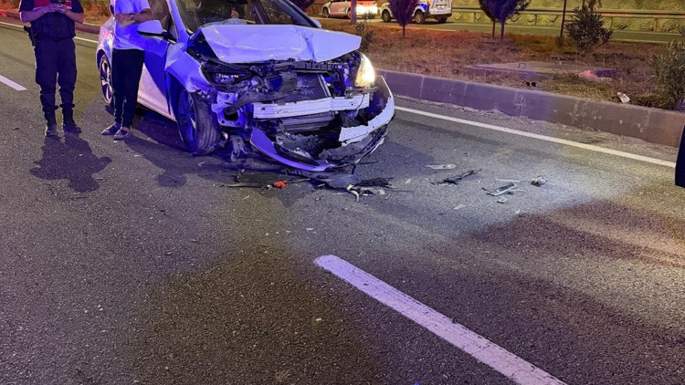 Batman’da iki otomobil tünel girişinde çarpıştı: 12 yaralı Batman’da iki otomobil tünel girişinde çarpıştı: 12 yaralı