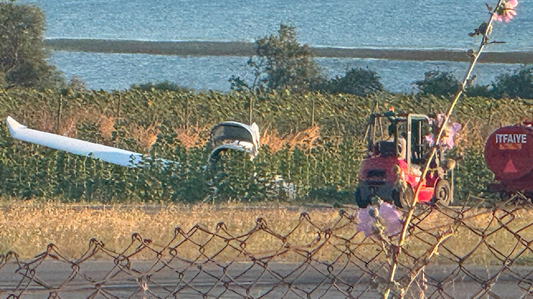 İstanbulda eğitim uçağı pistten çıktı: Pilot öğrenci yaralandı
