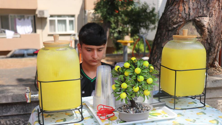 Limonata sattı, asgari ücreti üçe katladı 14 yaşındaki Buğra’nın ilham veren başarısı