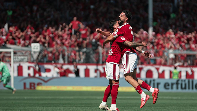 2. Bundesliga’da ilk hafta: Ciğerci yıldızlaştı, Nürnberg coştu 2. Bundesliga’da ilk hafta: Ciğerci yıldızlaştı, Nürnberg coştu