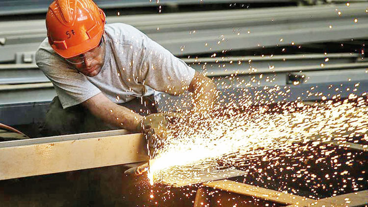 Zorlu koşullara rağmen sanayide yüzde 1.9 artış
