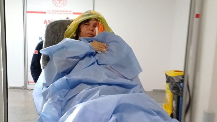 Çorba yaparken düdüklü tencere patladı, yaralandı Çorba yaparken düdüklü tencere patladı, yaralandı