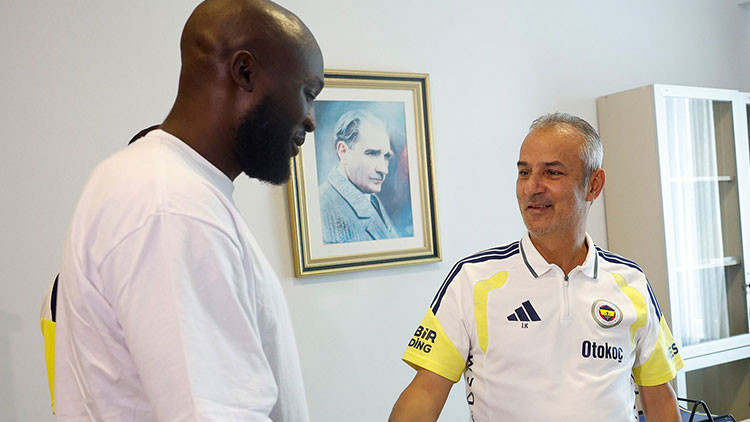 Fenerbahçenin yeni transferi Lukaku tesisleri gezdi