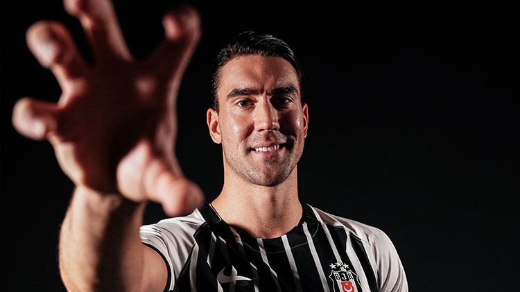 Beşiktaş, Dusan Vlahovici UEFA listesine ekledi Beşiktaş, Dusan Vlahovici UEFA listesine ekledi