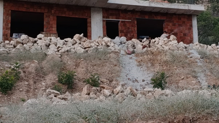 Gercüş’te iskeleden düşen inşaat ustası ağır yaralandı Gercüş’te iskeleden düşen inşaat ustası ağır yaralandı