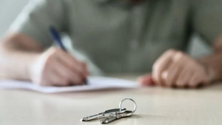 Konutta reel kayıp sürüyor