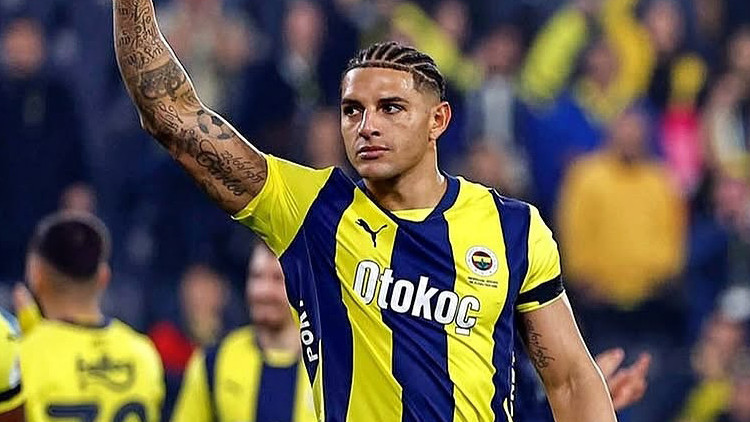 Como beklerken Parma, Carlosu bitirmek istiyor Como beklerken Parma, Carlosu bitirmek istiyor