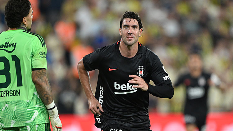 Dusan Vlahovic, derbiyi de boş geçmedi 26 yıl sonra başardı Dusan Vlahovic, derbiyi de boş geçmedi 26 yıl sonra başardı