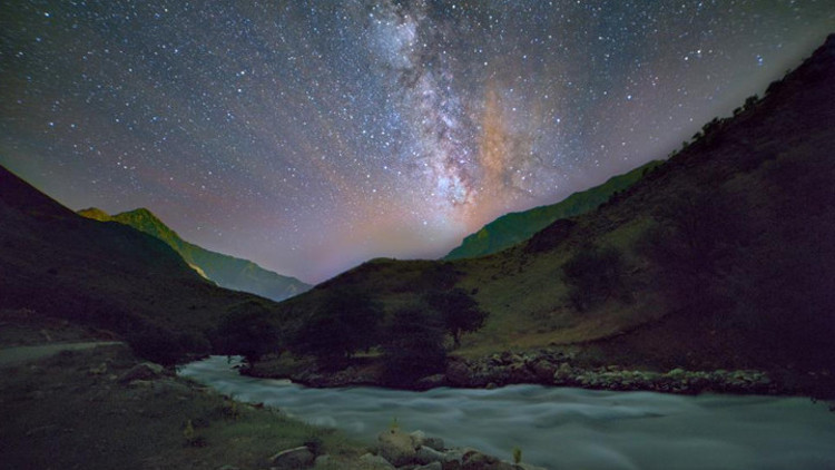 Vanda görsel şölen: Samanyolu ve Andromeda galaksileri aynı karede