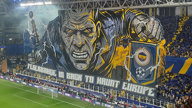 Fenerbahçe tribünlerinden Şampiyonlar Ligine özel koreografi şovu Fenerbahçe tribünlerinden Şampiyonlar Ligine özel koreografi şovu