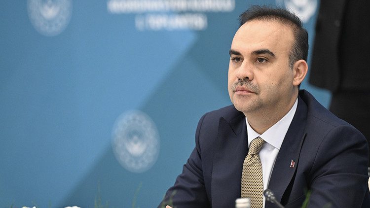 Bakan Kacır’dan tekstil sektörüne destek mesajı
