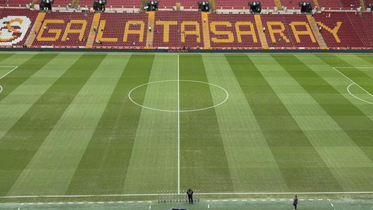 Galatasaray stadyum zeminini yeniliyor Hedef maç belli oldu Galatasaray stadyum zeminini yeniliyor Hedef maç belli oldu