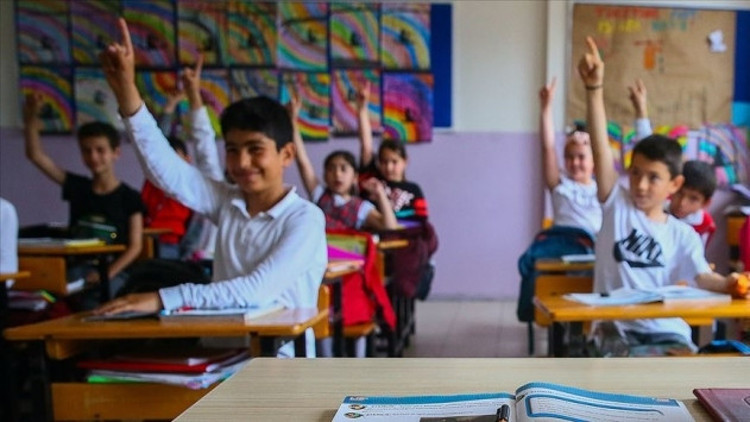 Okullardaki kayıt parasında 14 müdüre inceleme